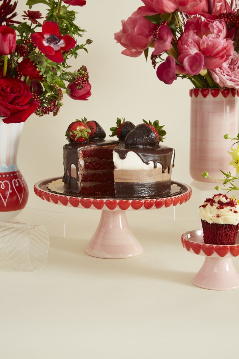 Valentine's Day Cake Stand Wrapped In Love 11.5" x 5"